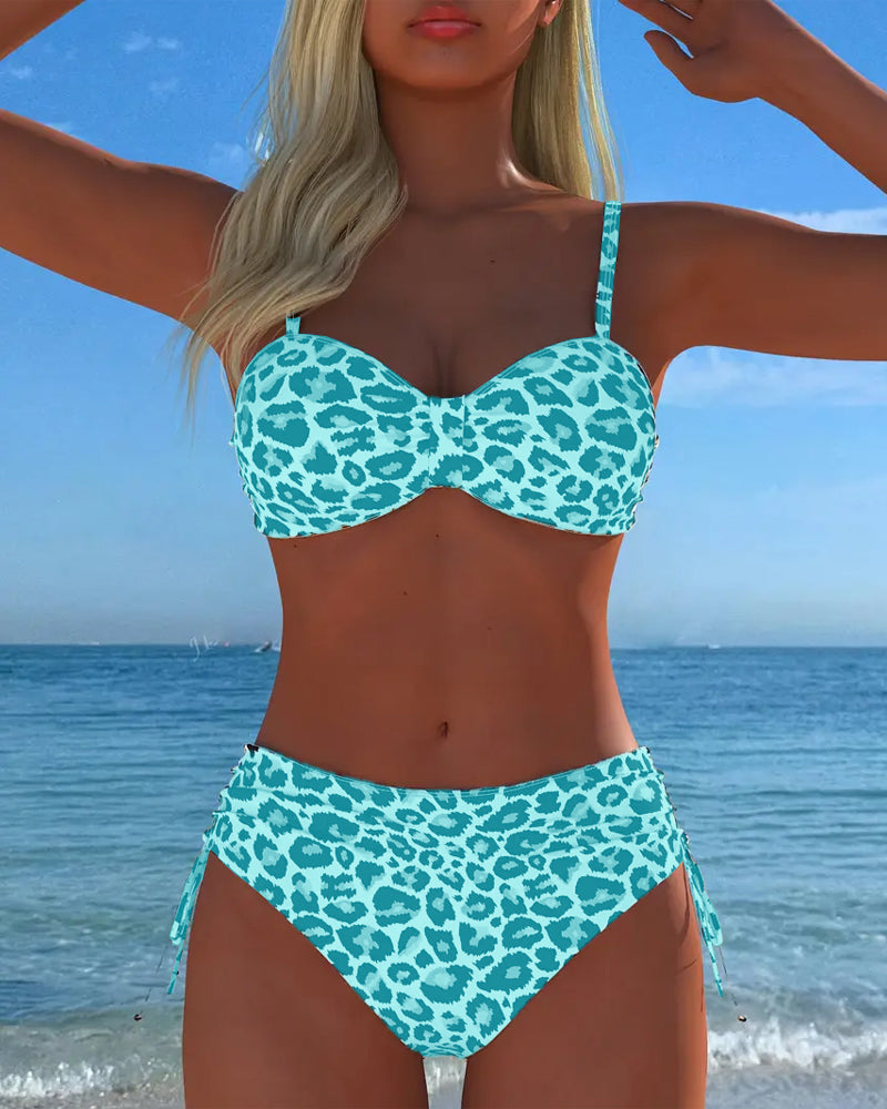 Tweedelige bikini met luipaardprint en vetersluiting