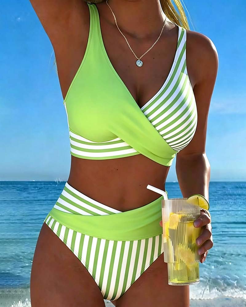 Gestreepte bikini met gekruiste print