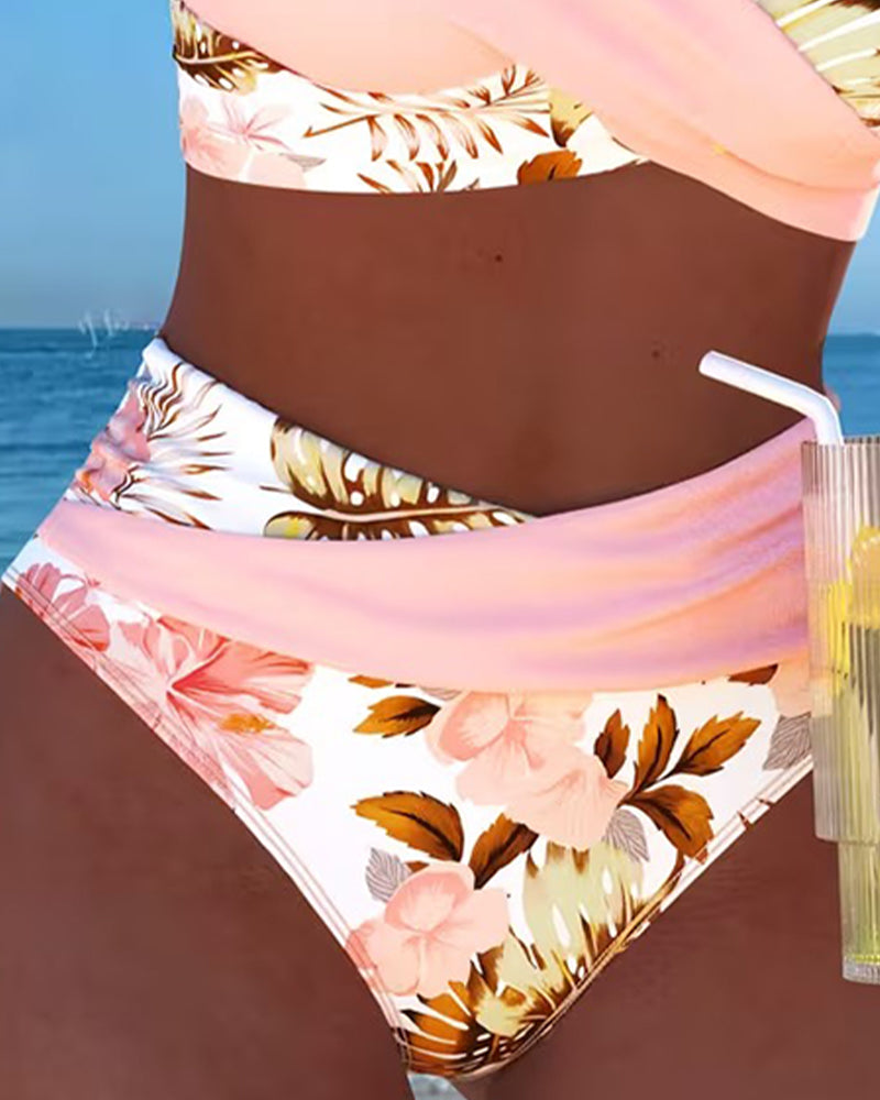 Bikini met bloemenprint en split