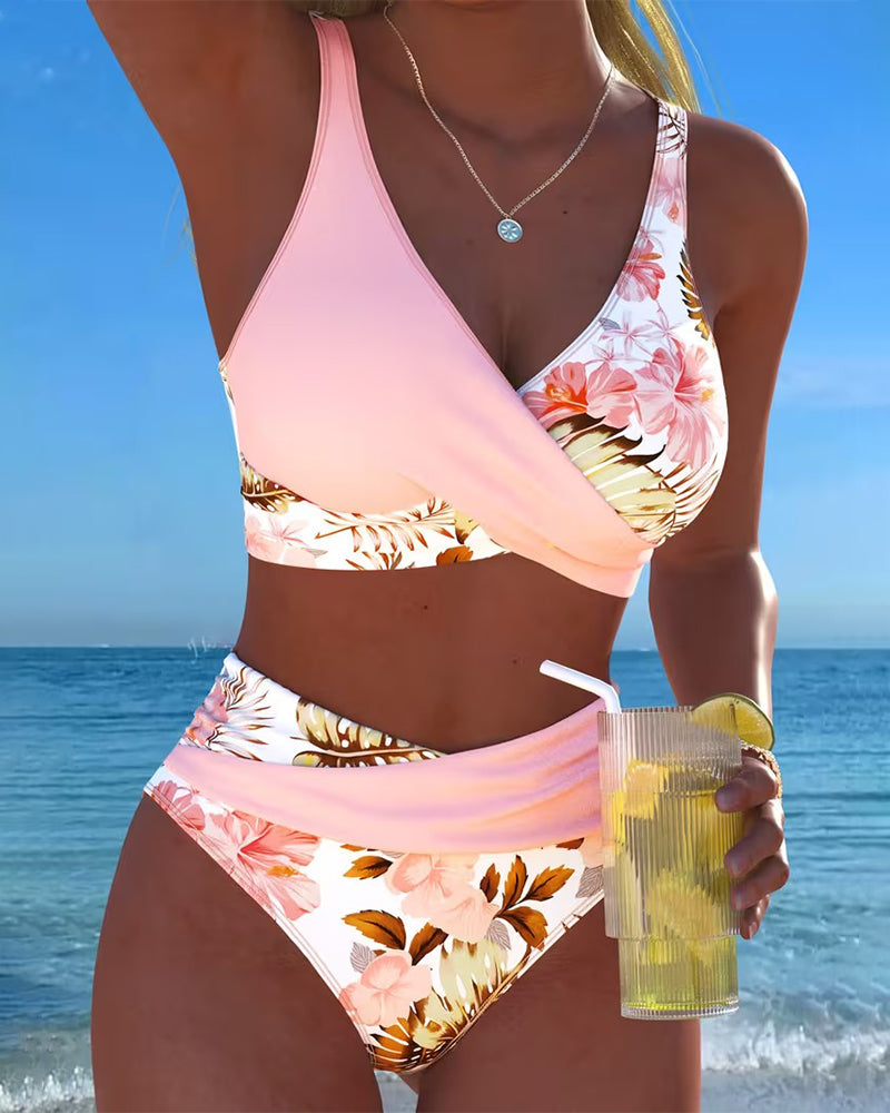 Bikini met bloemenprint en split