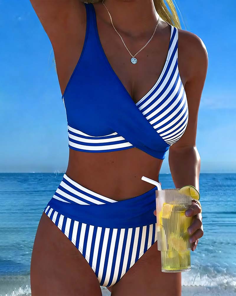 Gestreepte bikini met gekruiste print