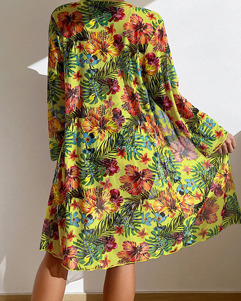 Bikini's met bloemenprint en strandjurkjes