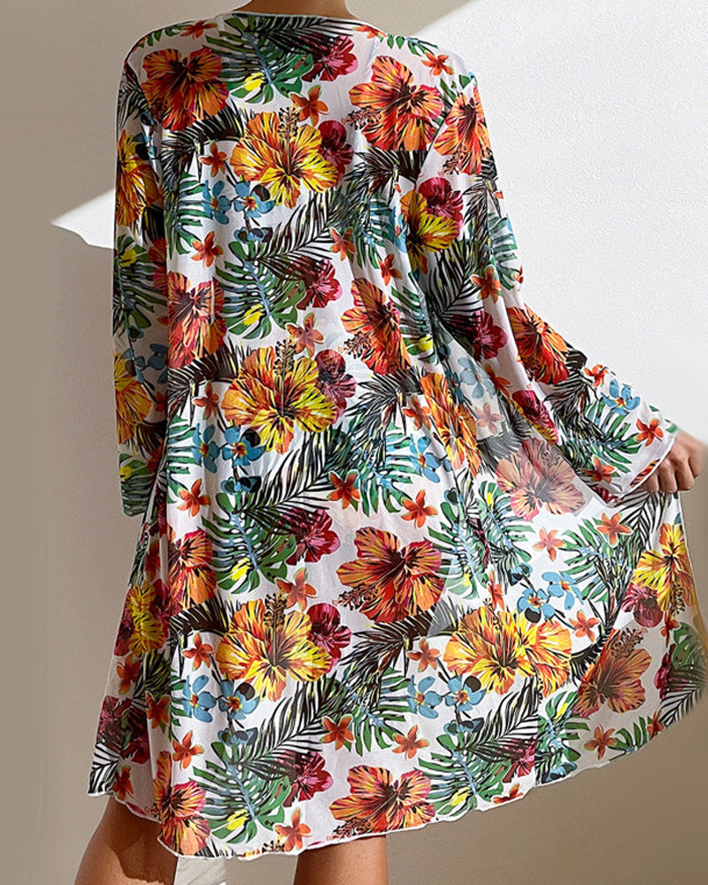 Bikini's met bloemenprint en strandjurkjes
