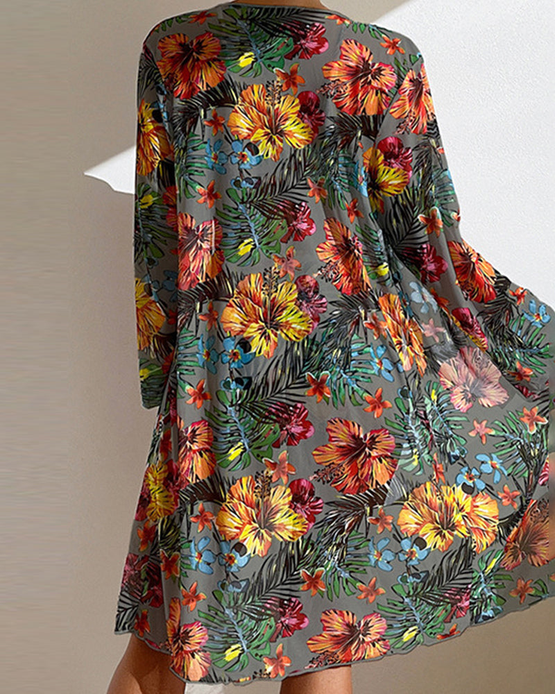 Bikini's met bloemenprint en strandjurkjes