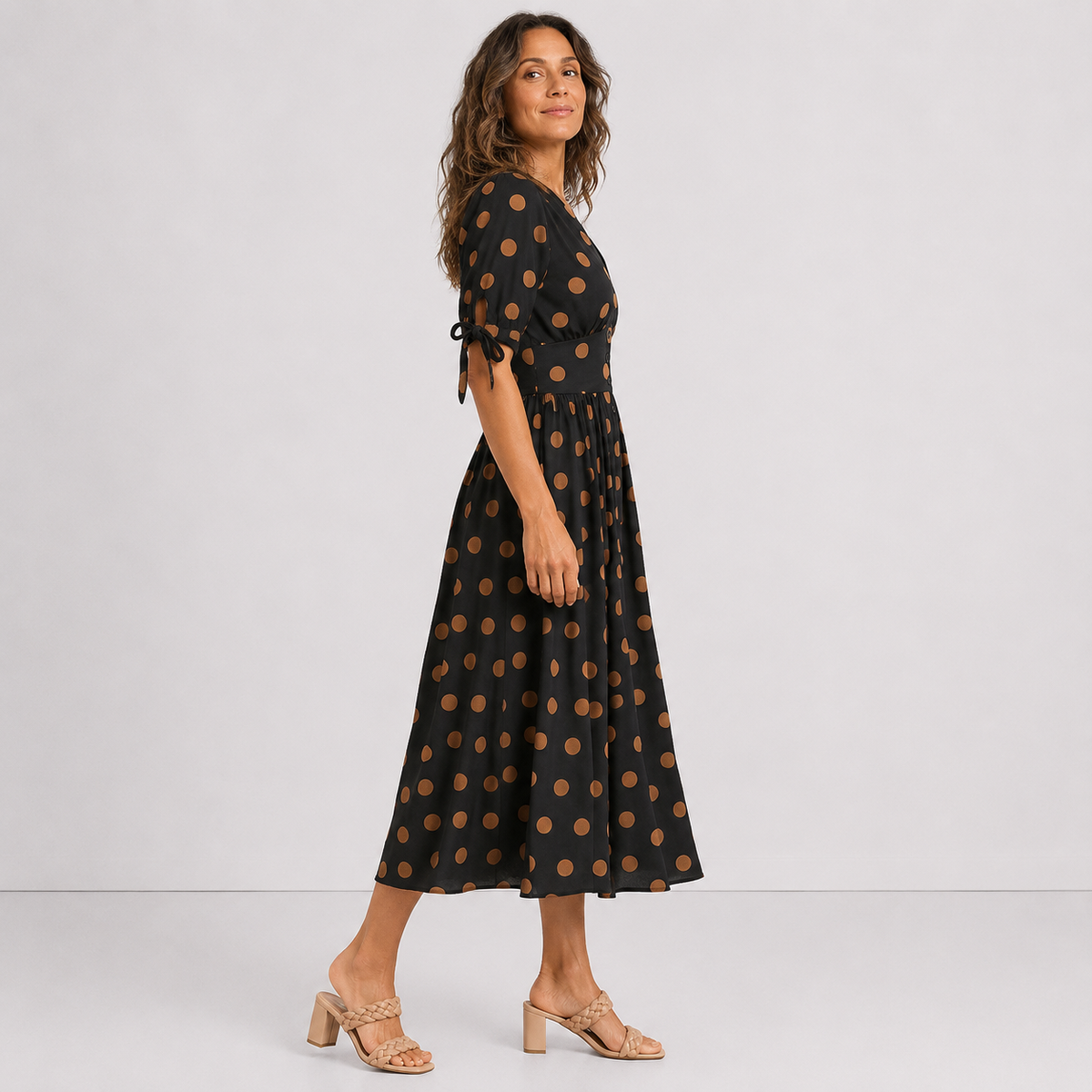 Louise - Elegante jurk met stippen