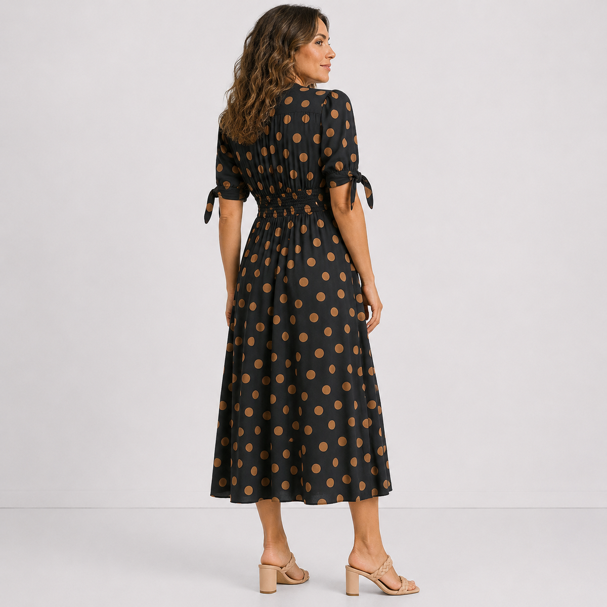 Louise - Elegante jurk met stippen
