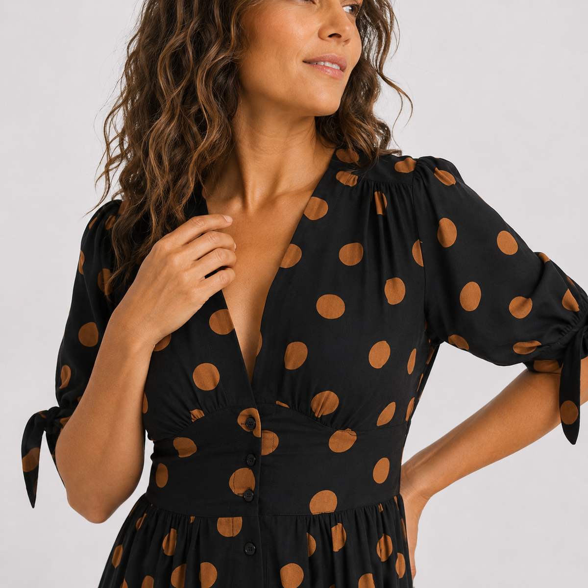 Louise - Elegante jurk met stippen