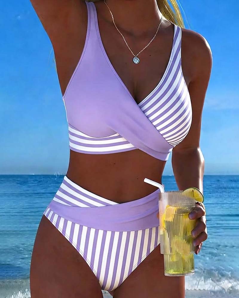 Gestreepte bikini met gekruiste print